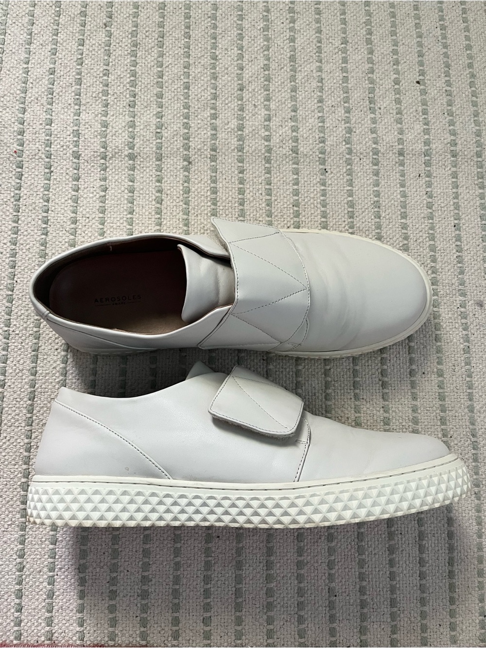 AEROSOLES Women’s cream slip-on leather tennies with velcro strap